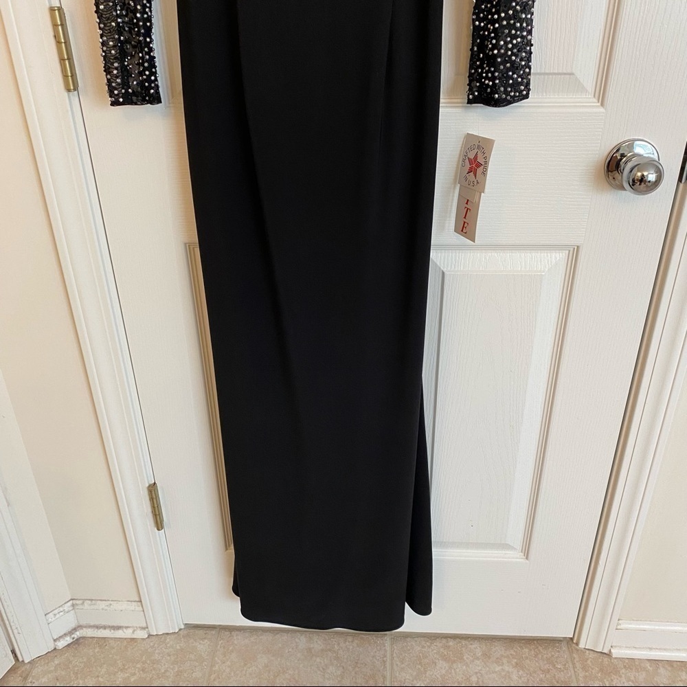 Betsy & Adam Embellished Cutout Gown in Black Size 2P - Picture 5 of 11